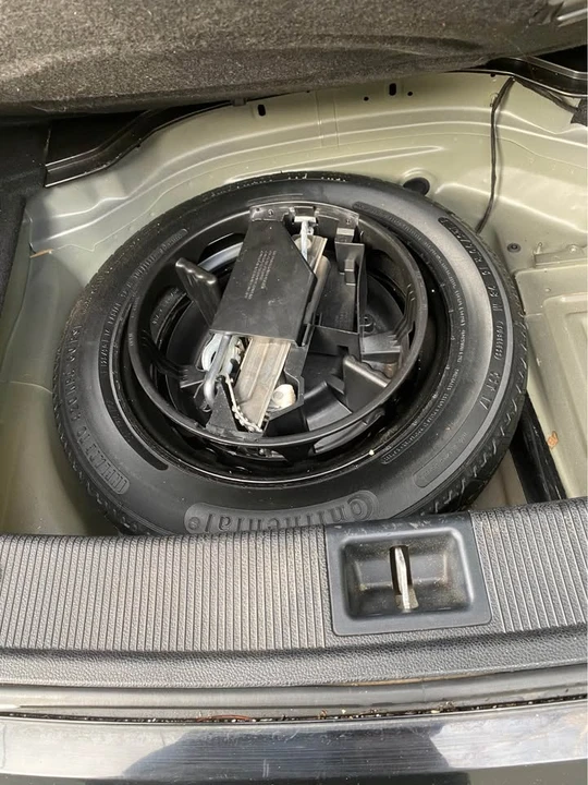 2012 Mercedes-Benz W204 C-Class - Image 13 of 14