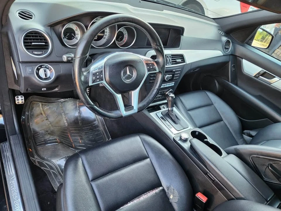 2012 Mercedes-Benz W204 C-Class - Image 10 of 16
