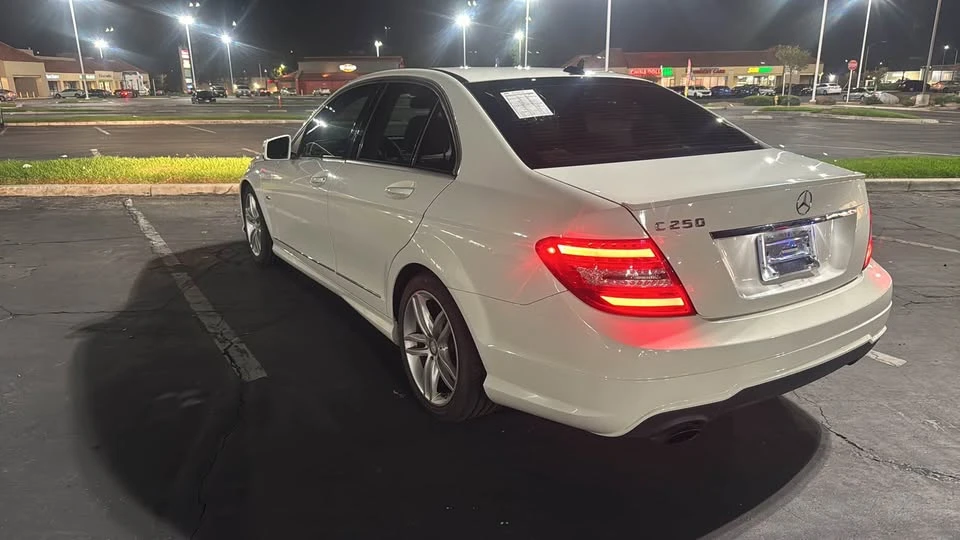 2012 Mercedes-Benz W204 C-Class - Image 9 of 18