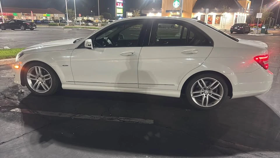 2012 Mercedes-Benz W204 C-Class - Image 8 of 18