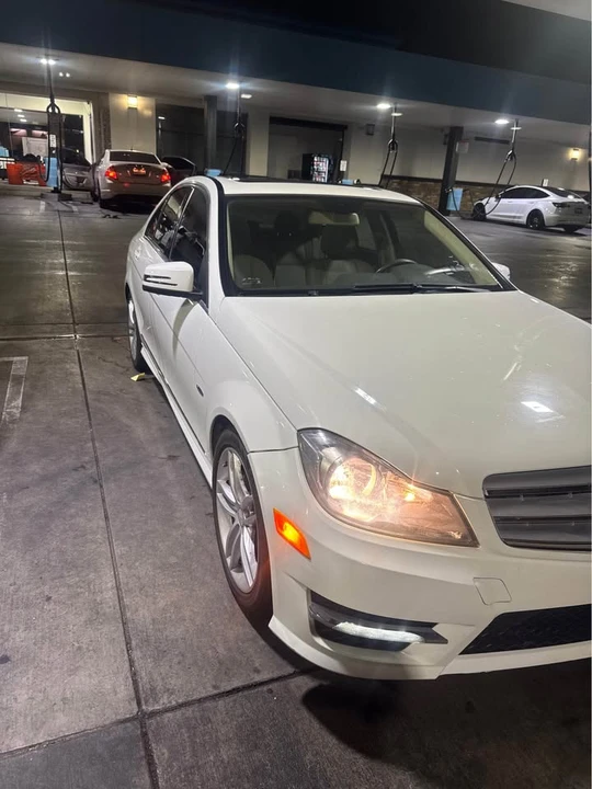 2012 Mercedes-Benz W204 C-Class - Image 17 of 18