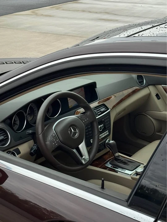 2012 Mercedes-Benz W204 C-Class - Image 13 of 17