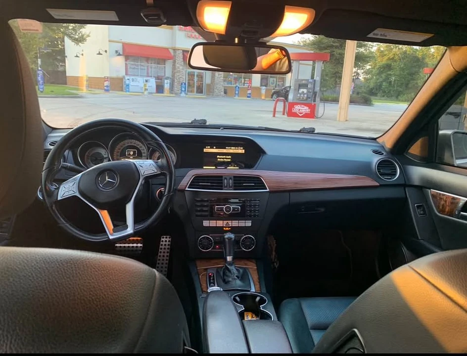 2012 Mercedes-Benz W204 C-Class - Image 17 of 18