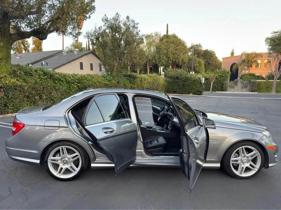 2012 Mercedes-Benz W204 C-Class - Image 15 of 16