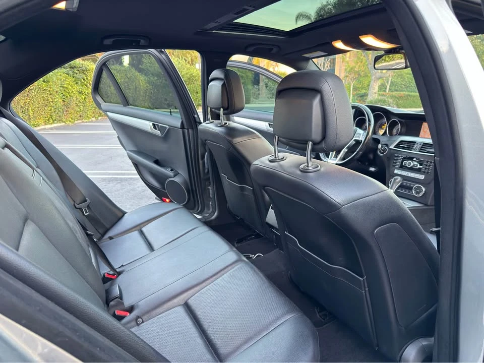 2012 Mercedes-Benz W204 C-Class - Image 9 of 16