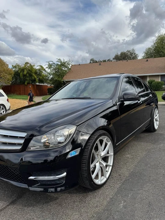 2012 Mercedes-Benz W204 C-Class - Image 9 of 15