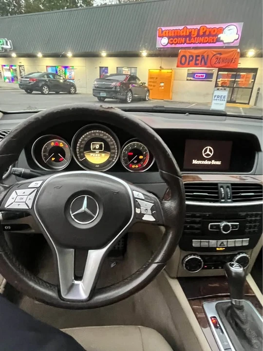 2012 Mercedes-Benz W204 C-Class - Image 11 of 15