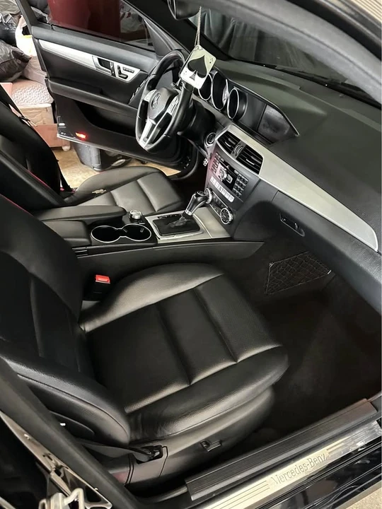 2012 Mercedes-Benz W204 C-Class - Image 6 of 8