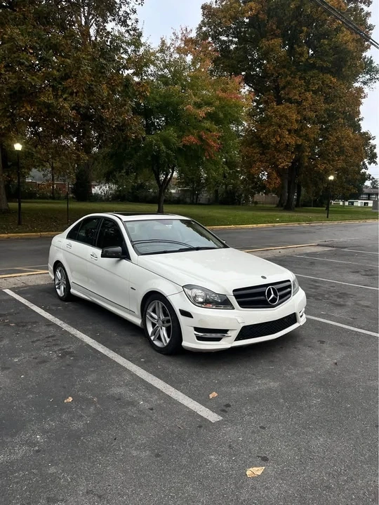 2012 Mercedes-Benz W204 C-Class - Image 3 of 15