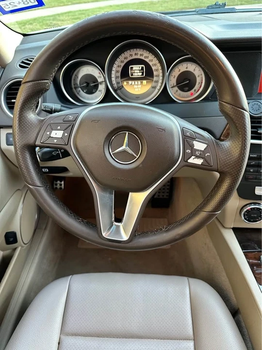 2012 Mercedes-Benz W204 C-Class - Image 12 of 17