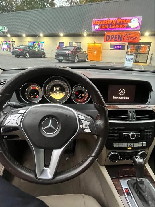 2012 Mercedes-Benz W204 C-Class - Image 8 of 15