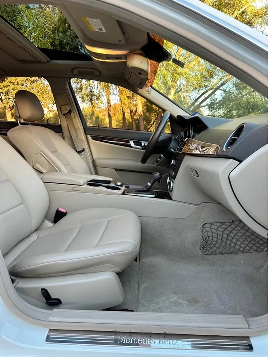 2012 Mercedes-Benz W204 C-Class - Image 10 of 17