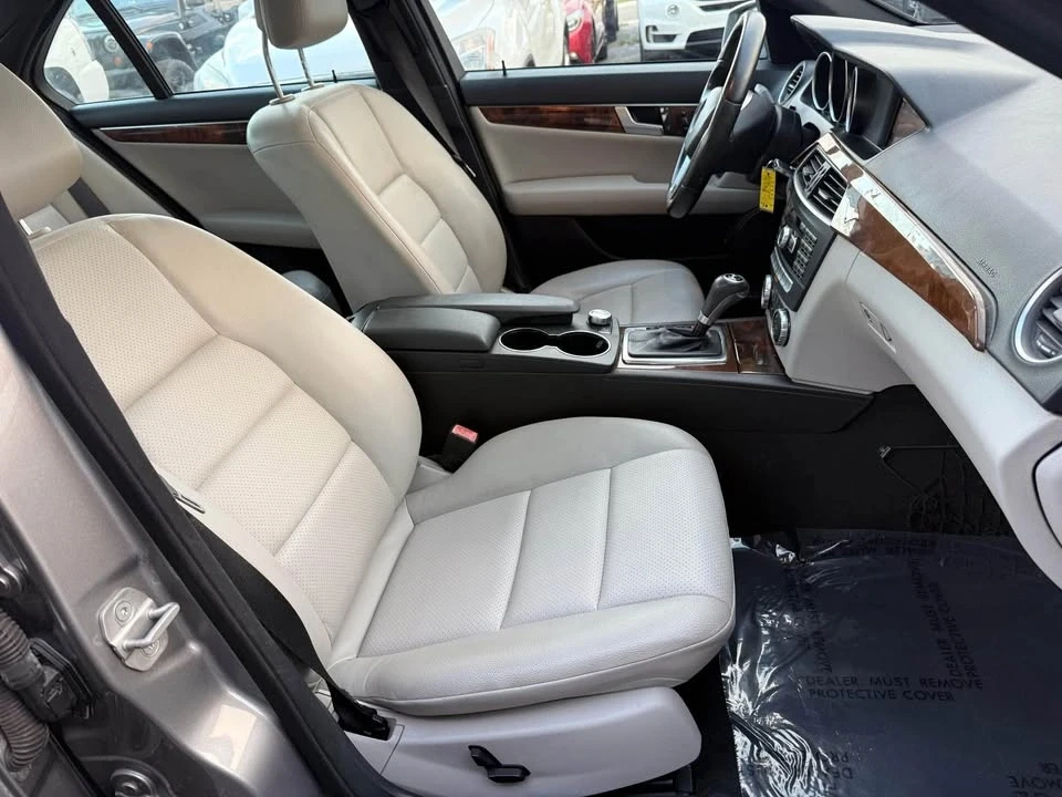 2012 Mercedes-Benz W204 C-Class - Image 13 of 14