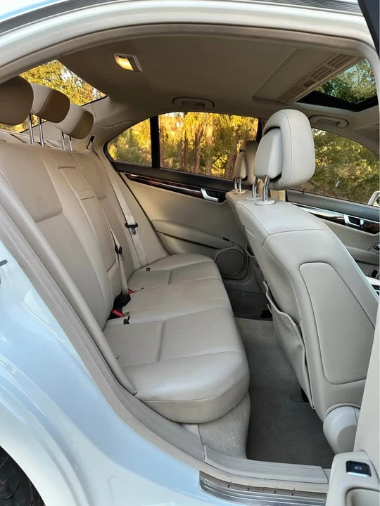 2012 Mercedes-Benz W204 C-Class - Image 15 of 16