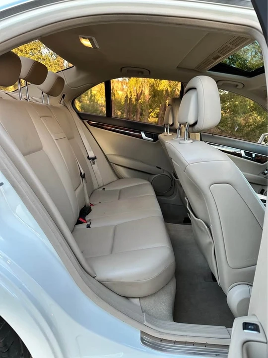 2012 Mercedes-Benz W204 C-Class - Image 9 of 17