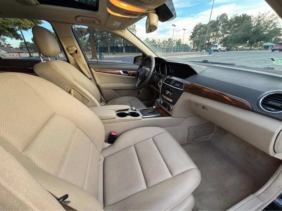 2012 Mercedes-Benz W204 C-Class - Image 8 of 10