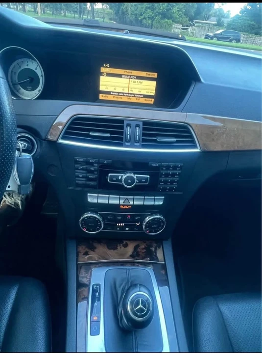 2012 Mercedes-Benz W204 C-Class - Image 16 of 17