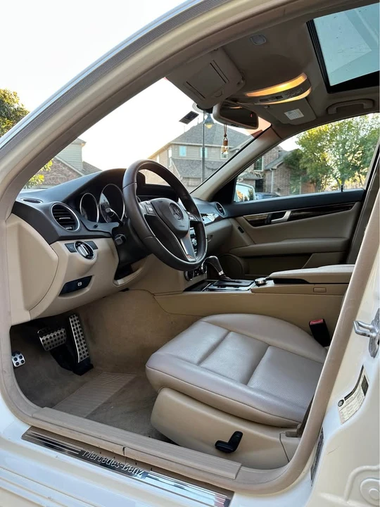 2012 Mercedes-Benz W204 C-Class - Image 9 of 10