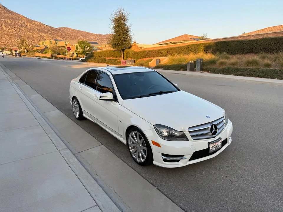 2012 Mercedes-Benz W204 C-Class - Image 2 of 15