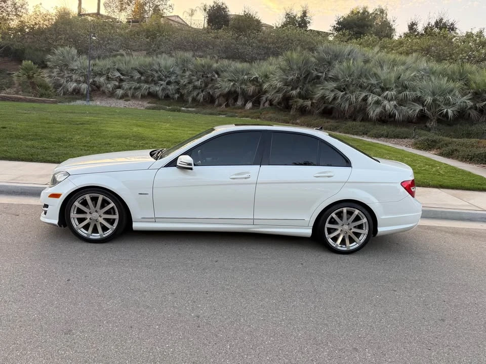 2012 Mercedes-Benz W204 C-Class - Image 8 of 15