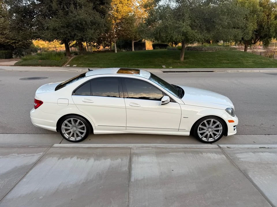 2012 Mercedes-Benz W204 C-Class - Image 10 of 15