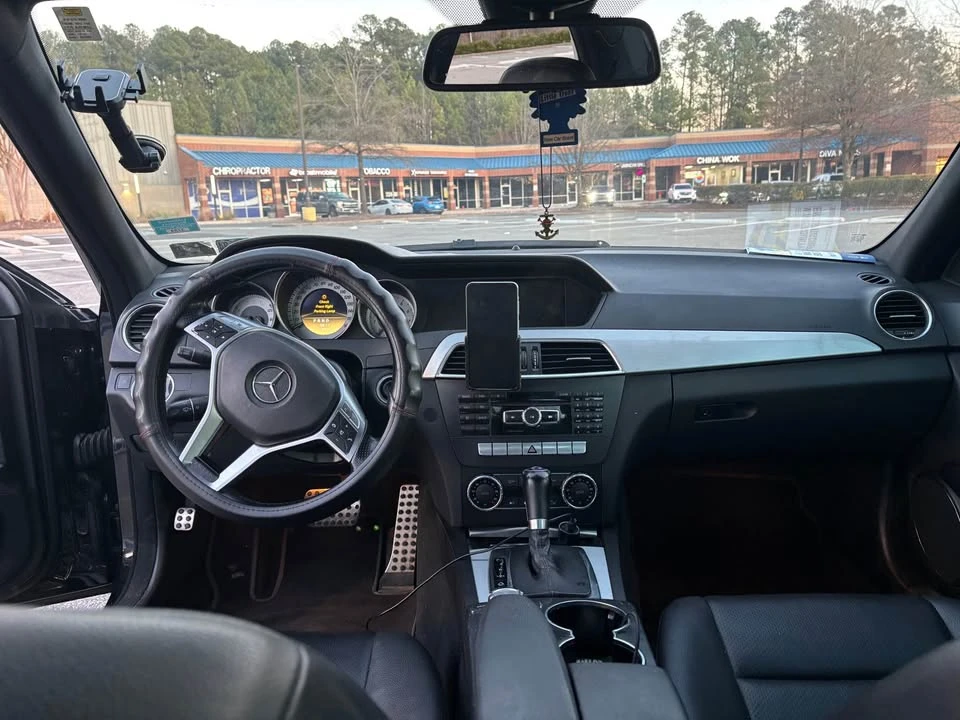 2012 Mercedes-Benz W204 C-Class - Image 2 of 11