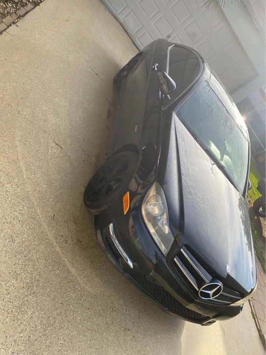 2012 Mercedes-Benz W204 C-Class - Image 3 of 12