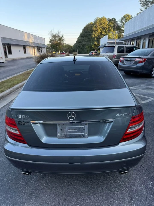 2012 Mercedes-Benz W204 C-Class - Image 12 of 17