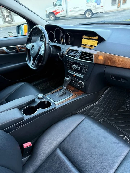 2012 Mercedes-Benz W204 C-Class - Image 14 of 17
