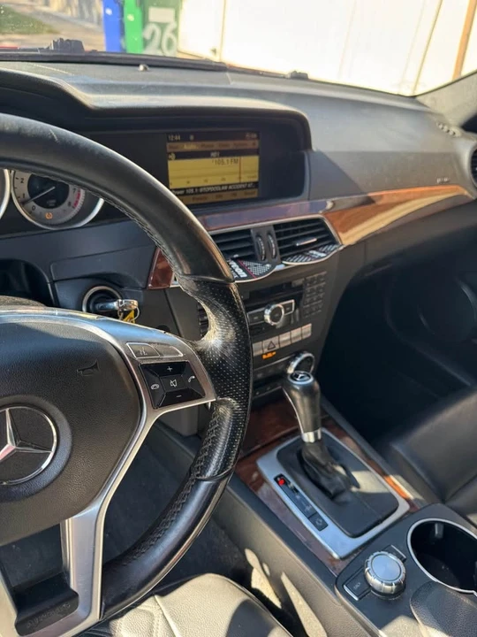 2012 Mercedes-Benz W204 C-Class - Image 12 of 16
