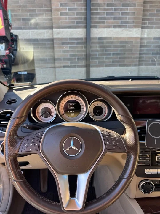 2012 Mercedes-Benz W204 C-Class - Image 15 of 16