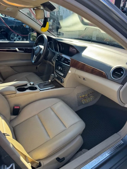 2012 Mercedes-Benz W204 C-Class - Image 12 of 16
