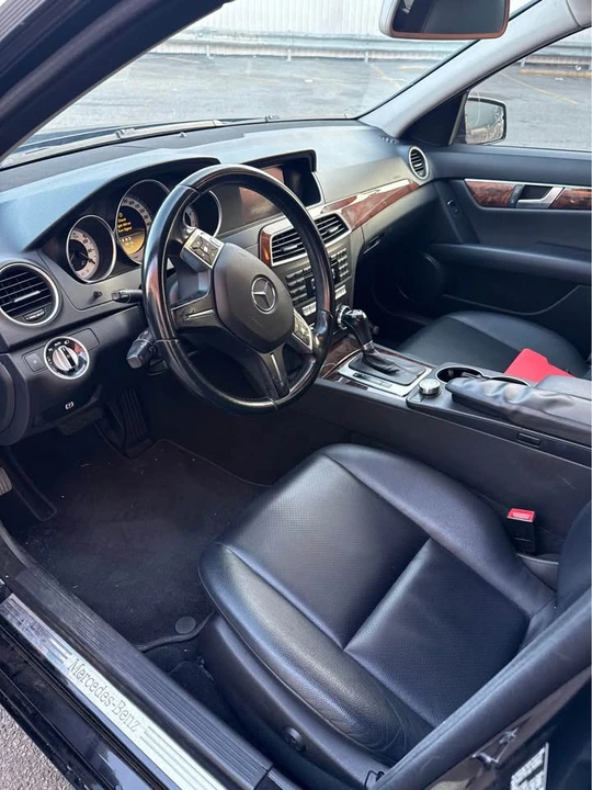 2012 Mercedes-Benz W204 C-Class - Image 5 of 9