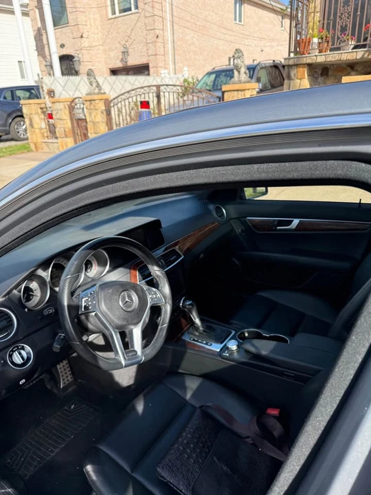 2012 Mercedes-Benz W204 C-Class - Image 10 of 17