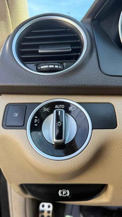 2012 Mercedes-Benz W204 C-Class - Image 18 of 20