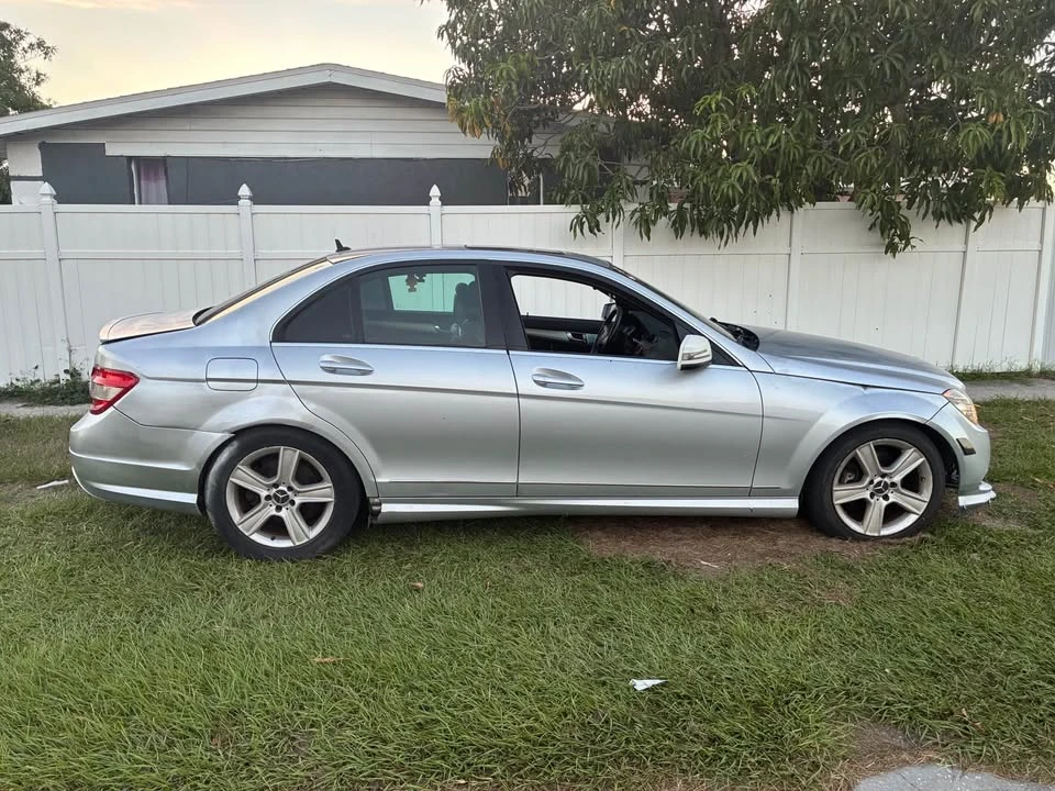 2012 Mercedes-Benz W204 C-Class - Image 3 of 11