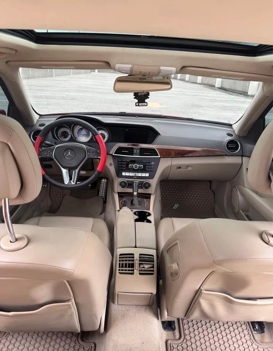 2012 Mercedes-Benz W204 C-Class - Image 12 of 16