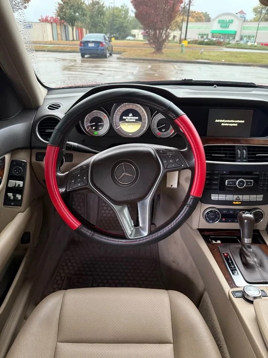 2012 Mercedes-Benz W204 C-Class - Image 13 of 16