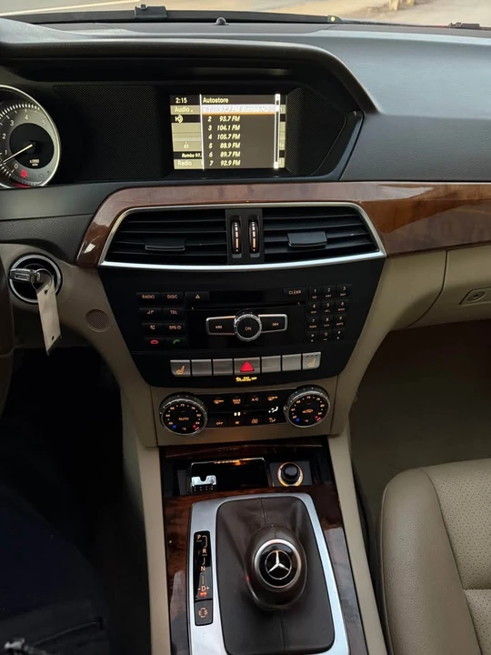 2012 Mercedes-Benz W204 C-Class - Image 16 of 19