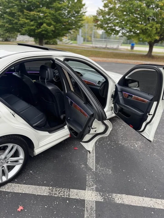 2012 Mercedes-Benz W204 C-Class - Image 8 of 20