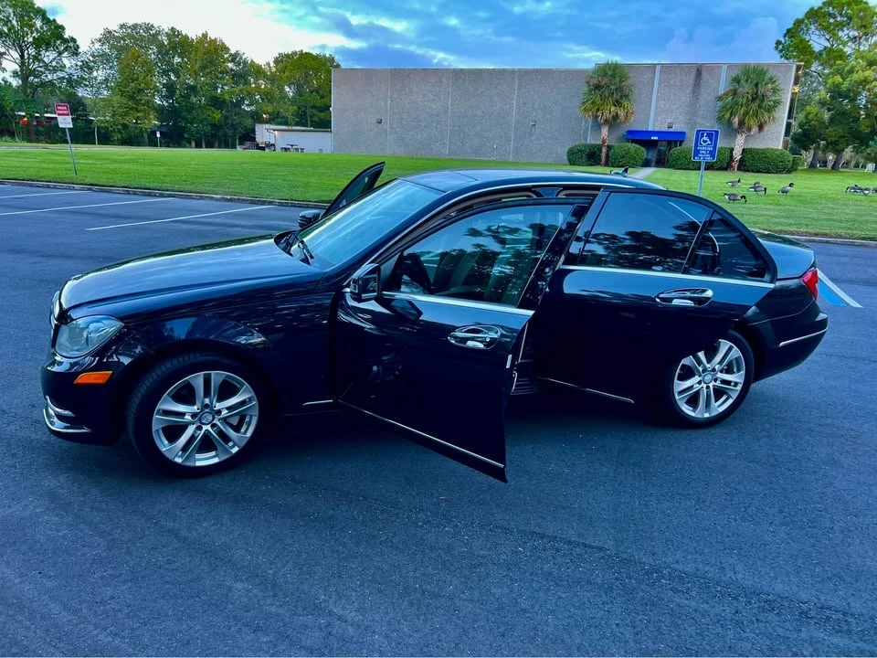 2012 Mercedes-Benz W204 C-Class - Image 15 of 16