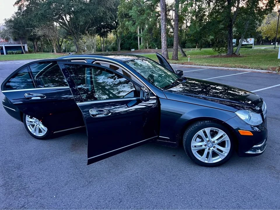 2012 Mercedes-Benz W204 C-Class - Image 9 of 16