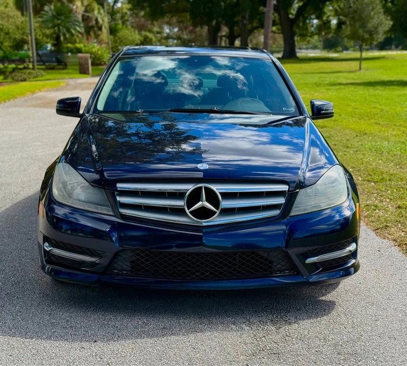 2012 Mercedes-Benz W204 C-Class - Image 8 of 10