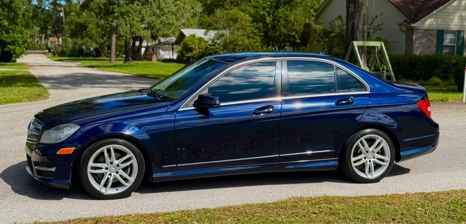 2012 Mercedes-Benz W204 C-Class - Image 2 of 10