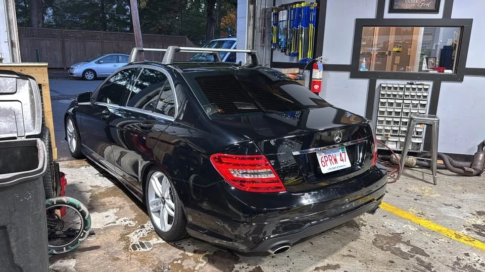 2012 Mercedes-Benz W204 C-Class - Image 16 of 19