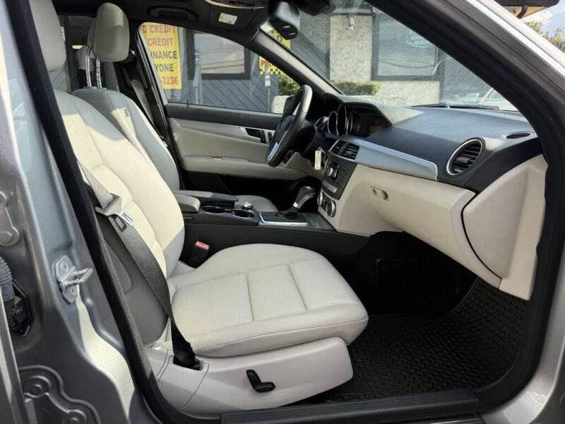 2012 Mercedes-Benz W204 C-Class - Image 9 of 12