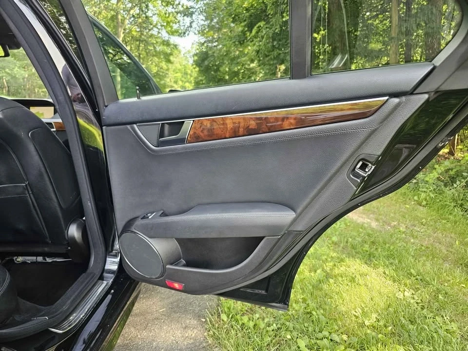 2012 Mercedes-Benz W204 C-Class - Image 18 of 19