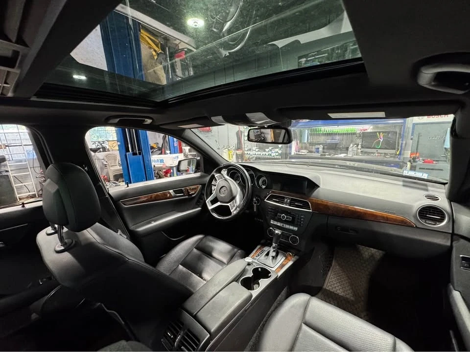 2012 Mercedes-Benz W204 C-Class - Image 15 of 19