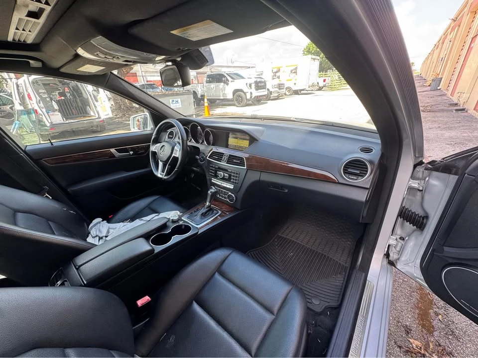 2012 Mercedes-Benz W204 C-Class - Image 10 of 10