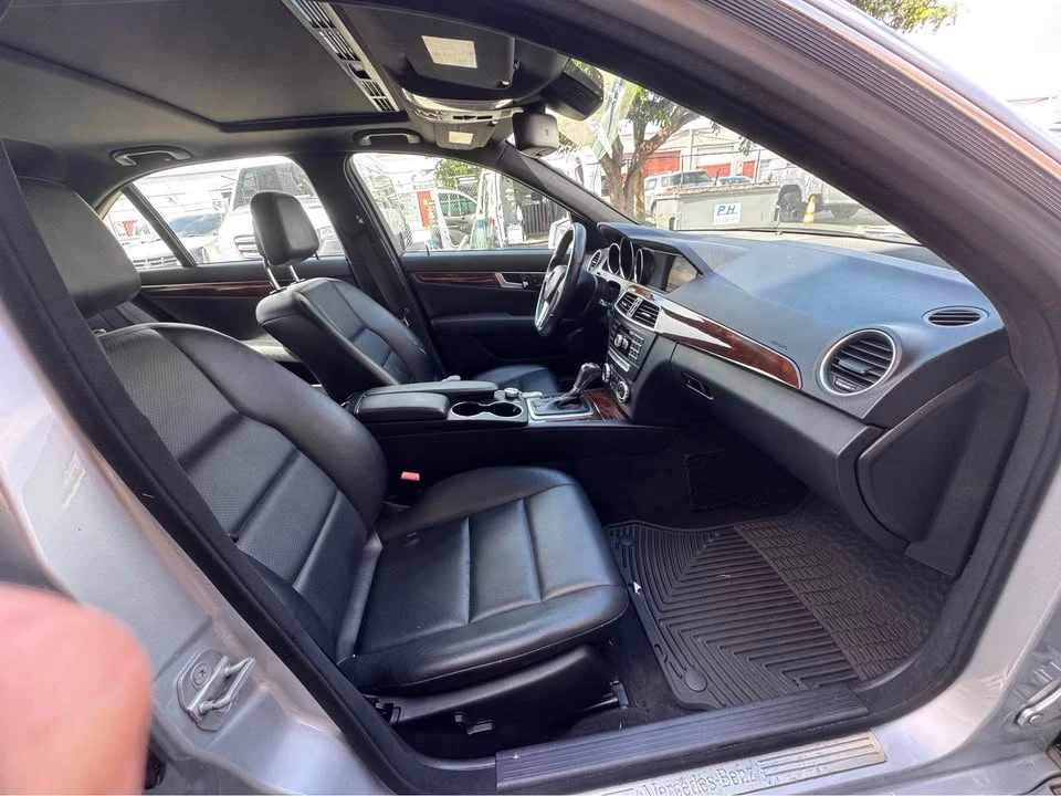 2012 Mercedes-Benz W204 C-Class - Image 7 of 10